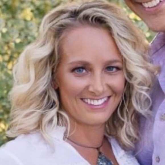 Meet your Posher, Beth - Picture 1 of 1